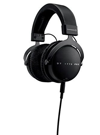 beyerdynamic DT 1770 PRO Over-Ear-Studiokopfhörer in schwarz. Geschlossene Bauweise, steckbares Kabel