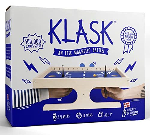 KLASK - Preisgekröntes Geschicklichkeitsspiel für 2 Spieler - Brettspiel für Familie und Erwachsene - Magnetspiel aus Holz - Spiel des Jahres Empfehlungsliste - Schlag den Star - Spiele ab 8 Jahren